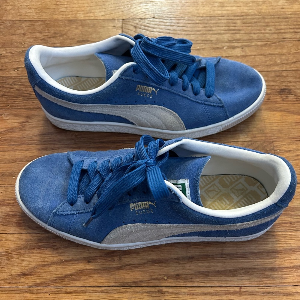 PUMA CLASSIC BLUE SUEDE SNEAKER WITH WHITE STRIPE US SIZE 8 EU 38.5